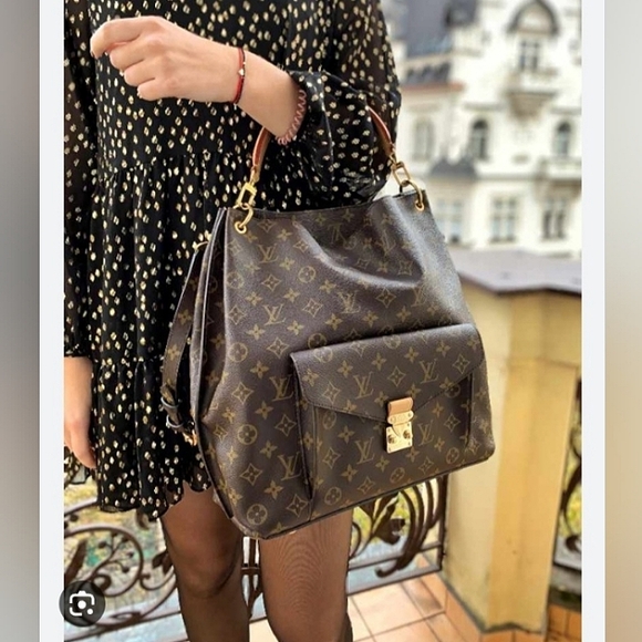 Traded ❤️ Louis Vuitton Metis Hobo - Picture 16 of 16